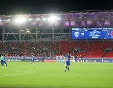 雷火娱乐 -风云突变武汉三镇国际比赛日完成体检；全明星赛版图或变；话题不断；心理建设被强调(武汉三镇新赛季球衣)